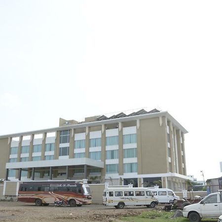 Tania President Inn Shirdi Exterior photo