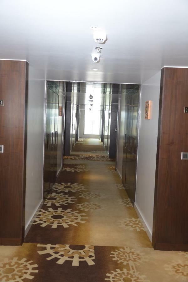 Tania President Inn Shirdi Exterior photo
