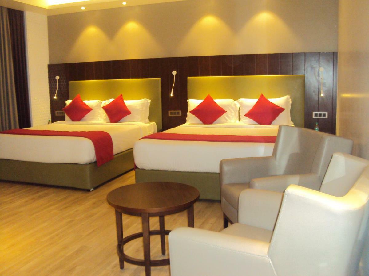 Tania President Inn Shirdi Exterior photo