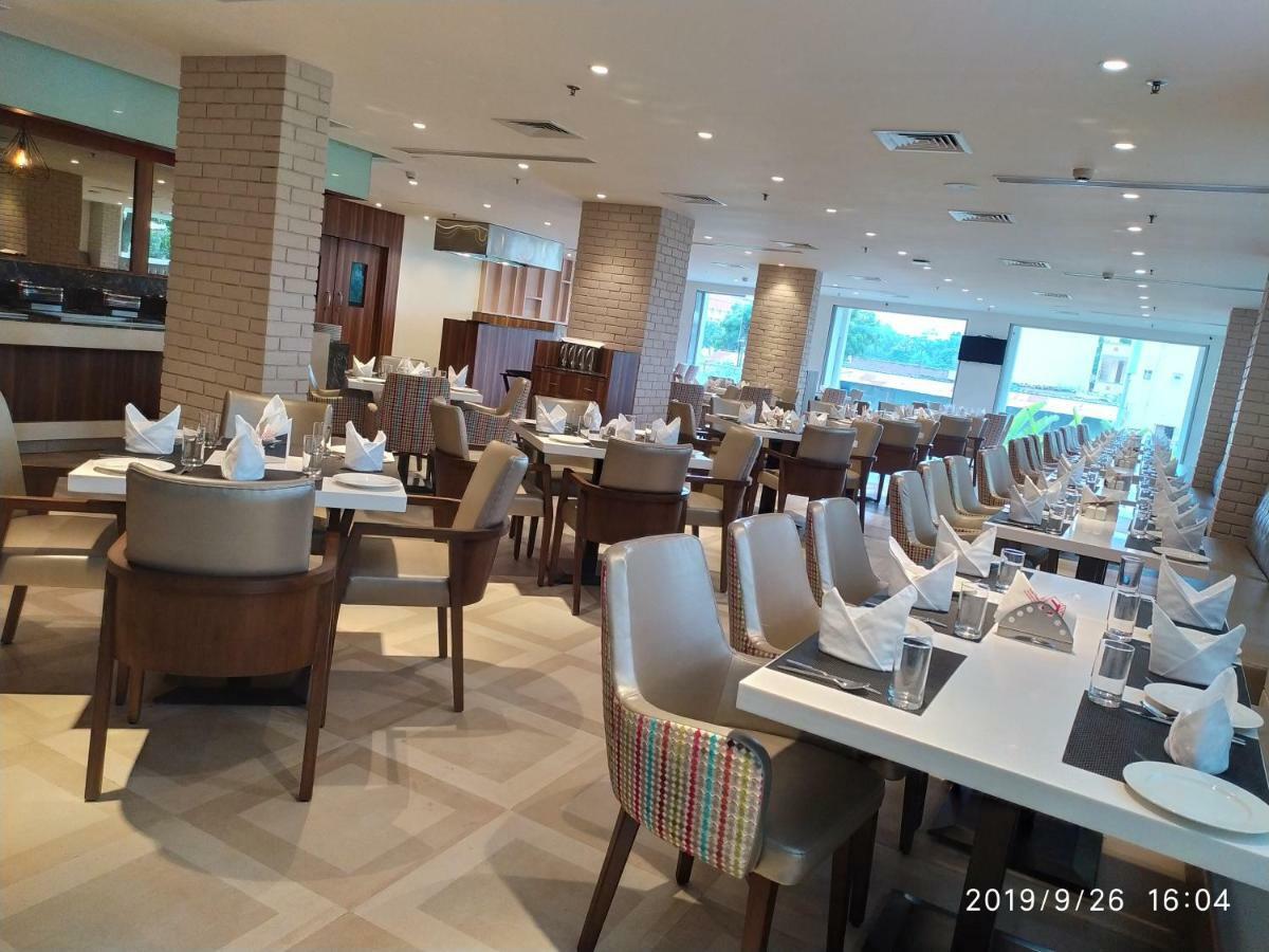 Tania President Inn Shirdi Exterior photo