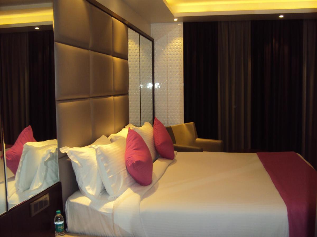 Tania President Inn Shirdi Exterior photo