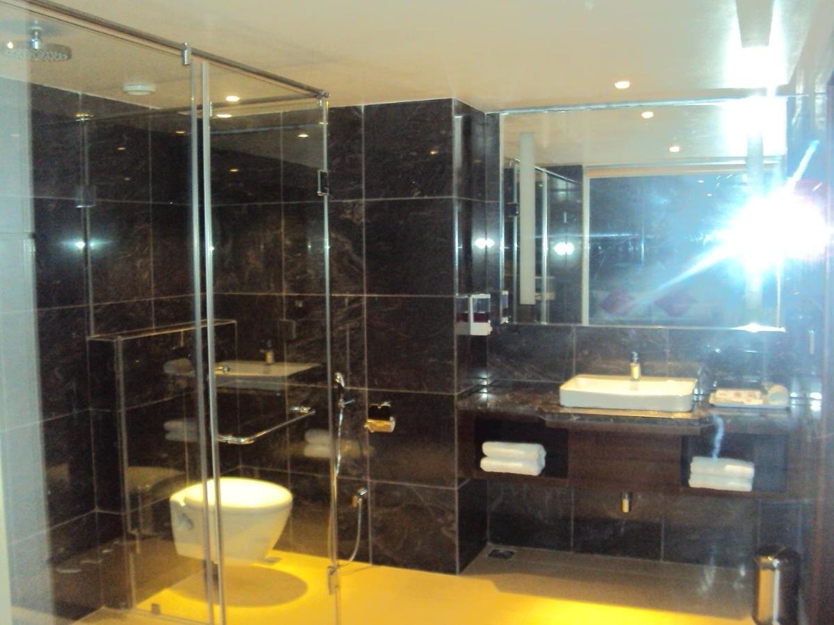 Tania President Inn Shirdi Exterior photo