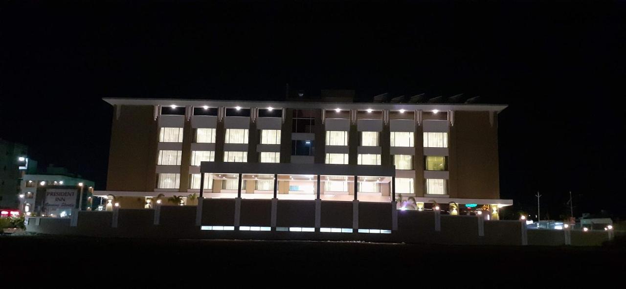 Tania President Inn Shirdi Exterior photo