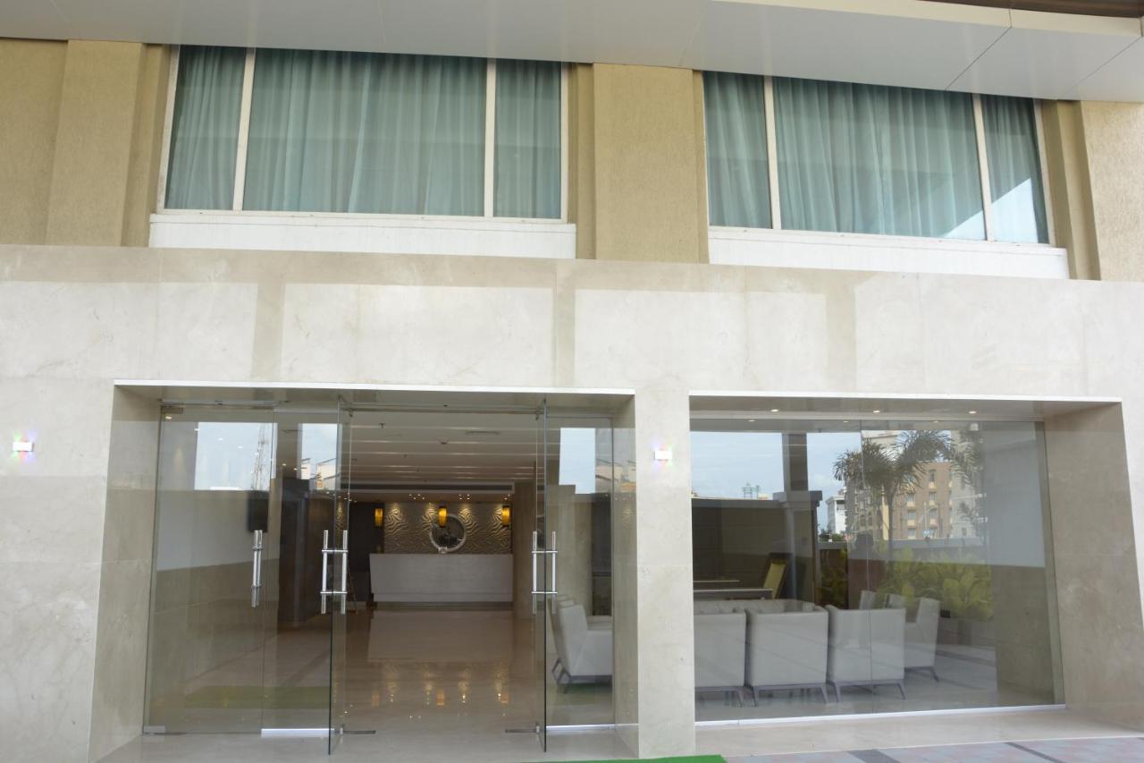 Tania President Inn Shirdi Exterior photo